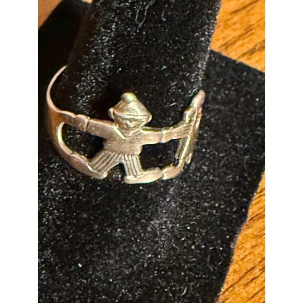 FAF Sterling Silver 925 Boy and Girl Holding Hands Cut Out Band Ring Size 8